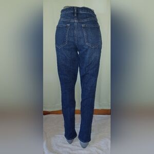 An Old Navy Curvy Skinny Denim Jeans